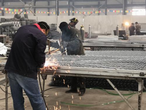 监狱隔离网网片焊接质量标准-慕源隔离网厂