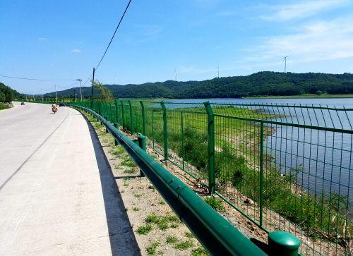 公路隔离网安装方案及施工保证措施